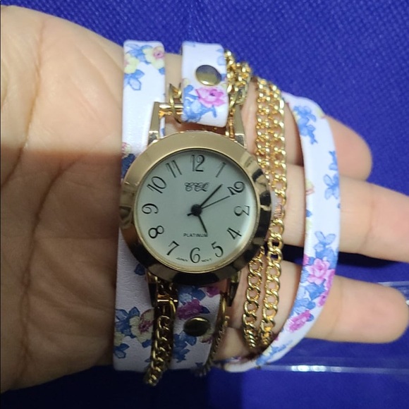 CCQ Flower Leather Bracelet Watches Fashion Women - Picture 2 of 8